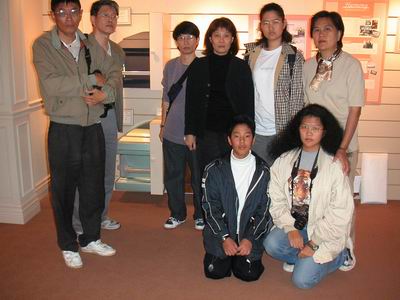 Group Photo in Gallery (428 KB)